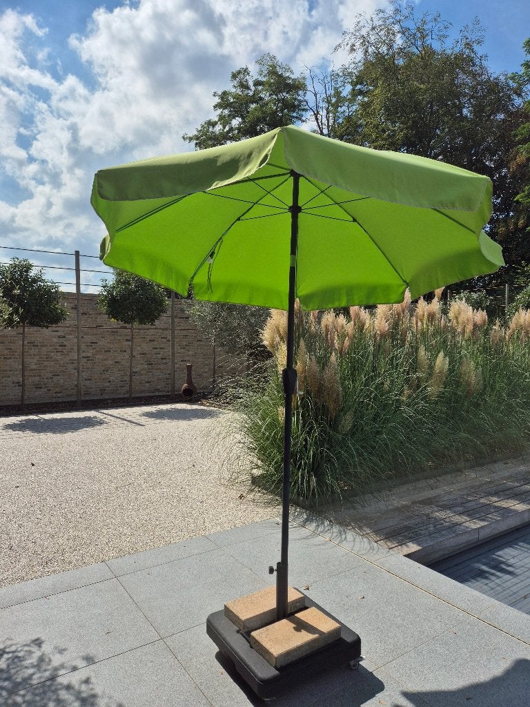 Parasol vert, Étanche, Enlèvement, Parasol sur pied, Utilisé