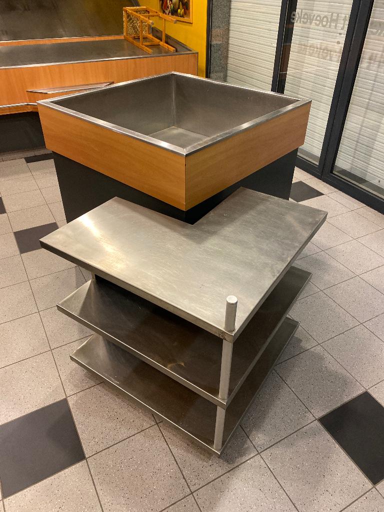 Winkelinrichting inox, Enlèvement