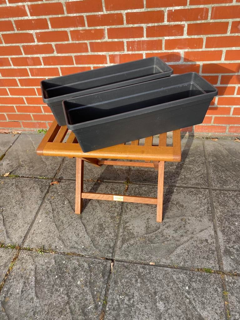2 bloembakken met onderzetter 49 cm per stuk, Tuin en Terras, Ophalen of Verzenden, Zo goed als nieuw