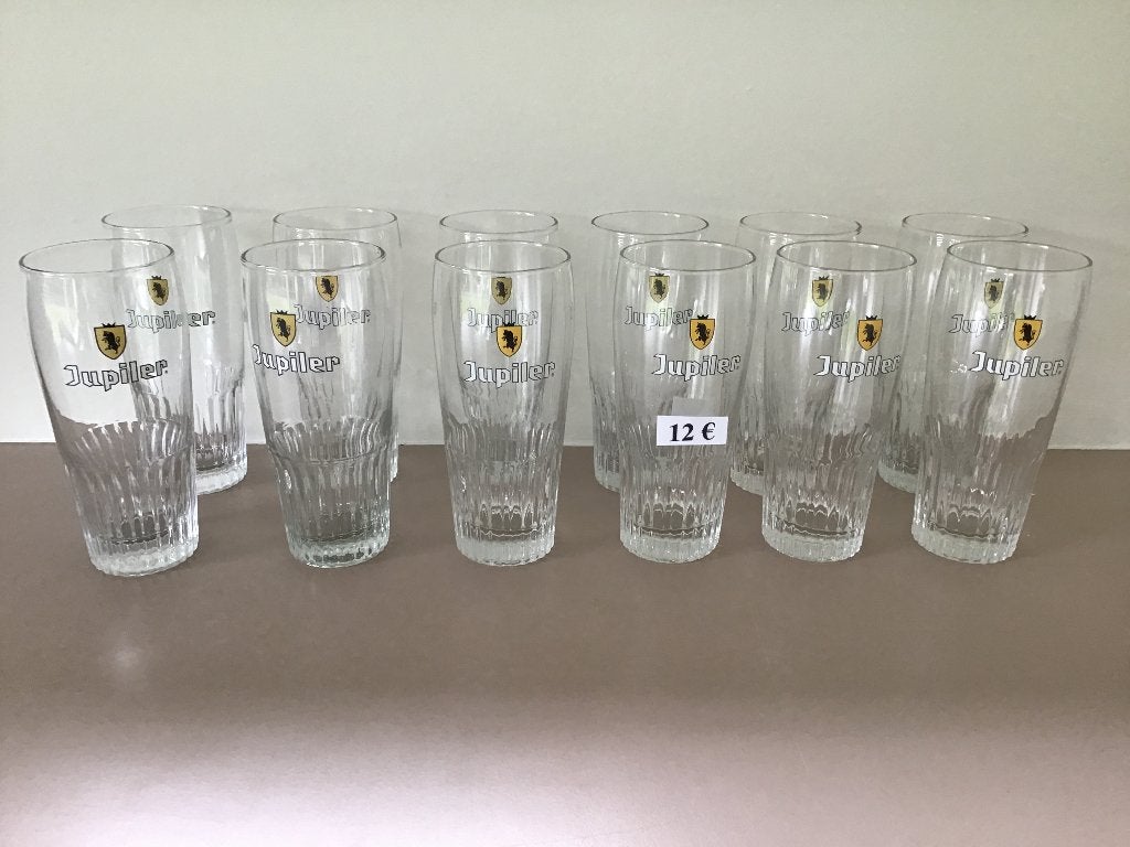 24 ensembles de verres à bière similaires à 1 euro par verre, Maison & Meubles, Cuisine | Vaisselle, Enlèvement ou Envoi, Comme neuf
