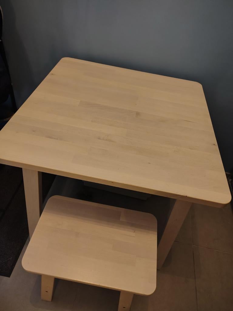 norakker houten tafel met krukje, Huis en Inrichting, Tafels | Bijzettafels, Ophalen