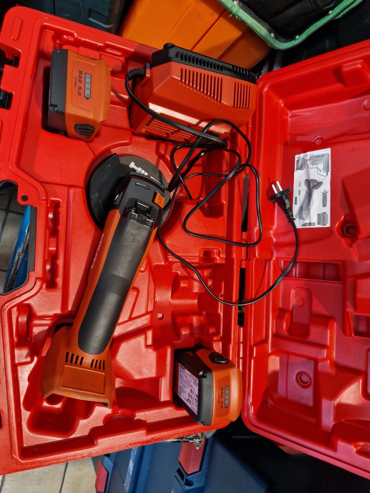 Hilti disqueuse + 2X Batterie +Chargeur + Coffre, Ophalen, 70 mm of meer, Overige typen, Hilti