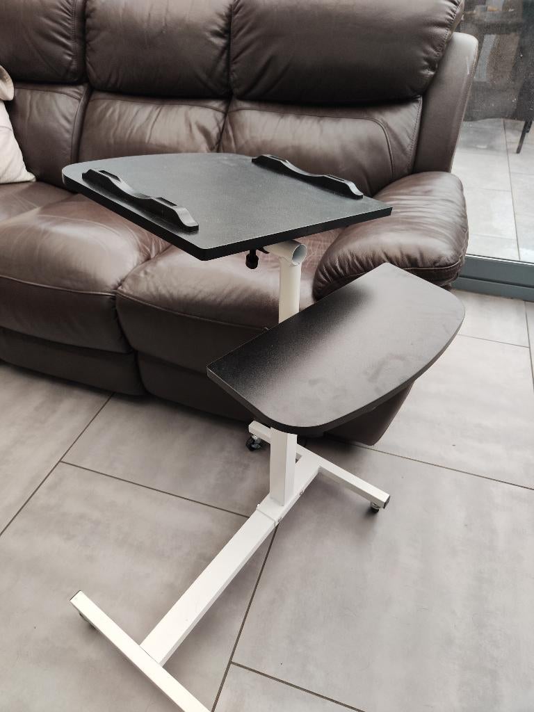 Table, lecture où autre comme neuve , sur roulettes ,, In hoogte verstelbaar, Ophalen of Verzenden, Zo goed als nieuw, Overige merken
