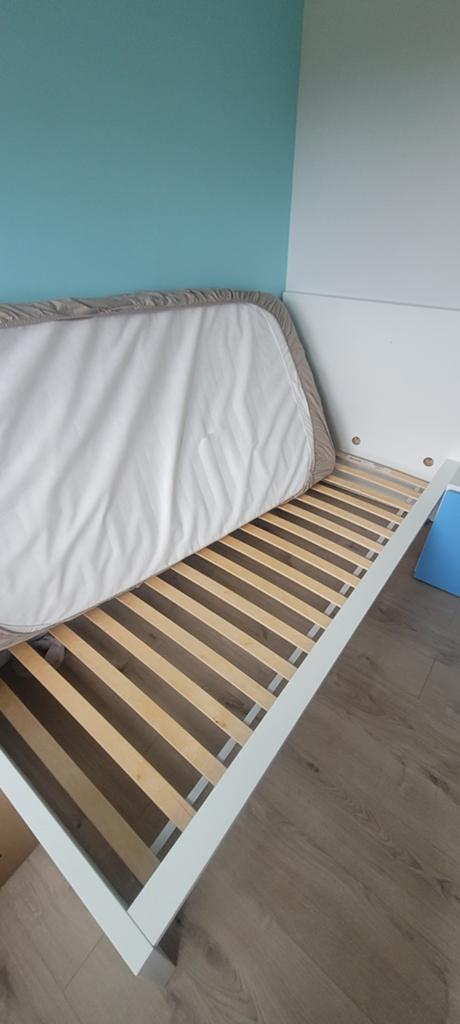Lit ikea + matelas à donner
