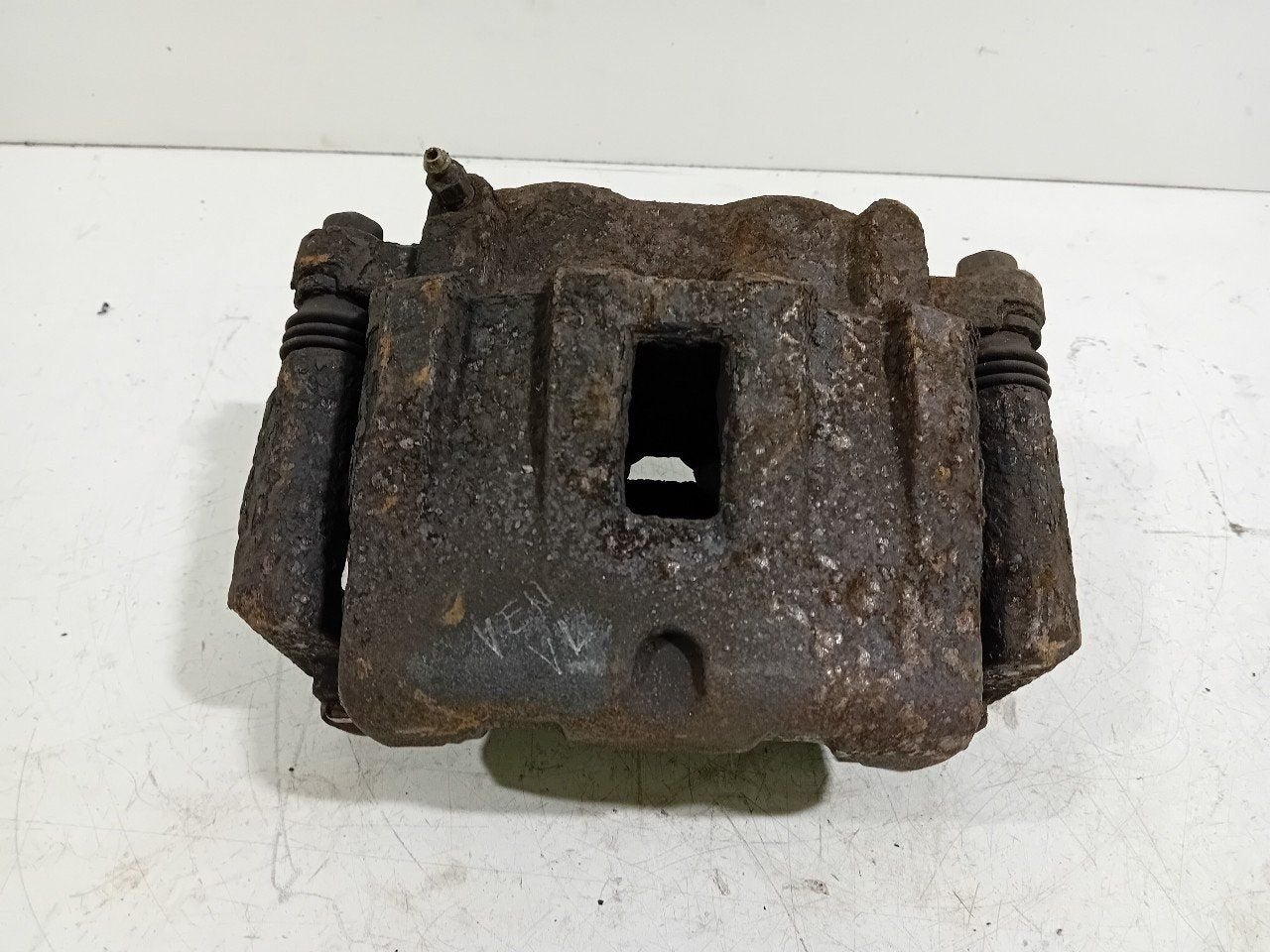 Remklauw links voor Jeep Grand Cherokee, Jeep, Onderdelen@venauto.nl, Van der Ven Autorecycling B.V., Gebruikt