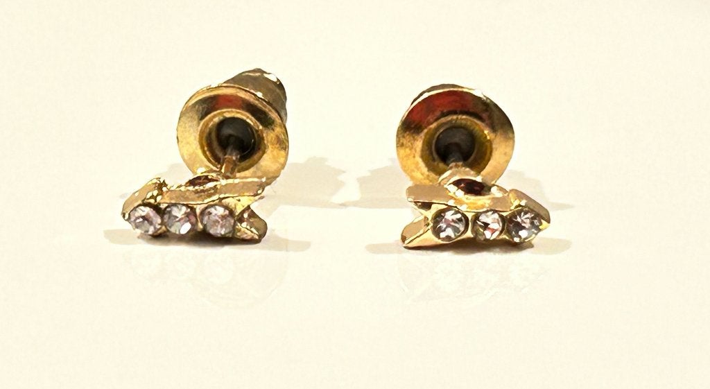 Goudkleurige oorsteker met pijl, Bijoux, Sacs & Beauté, Enlèvement ou Envoi, Or, Avec strass, Neuf