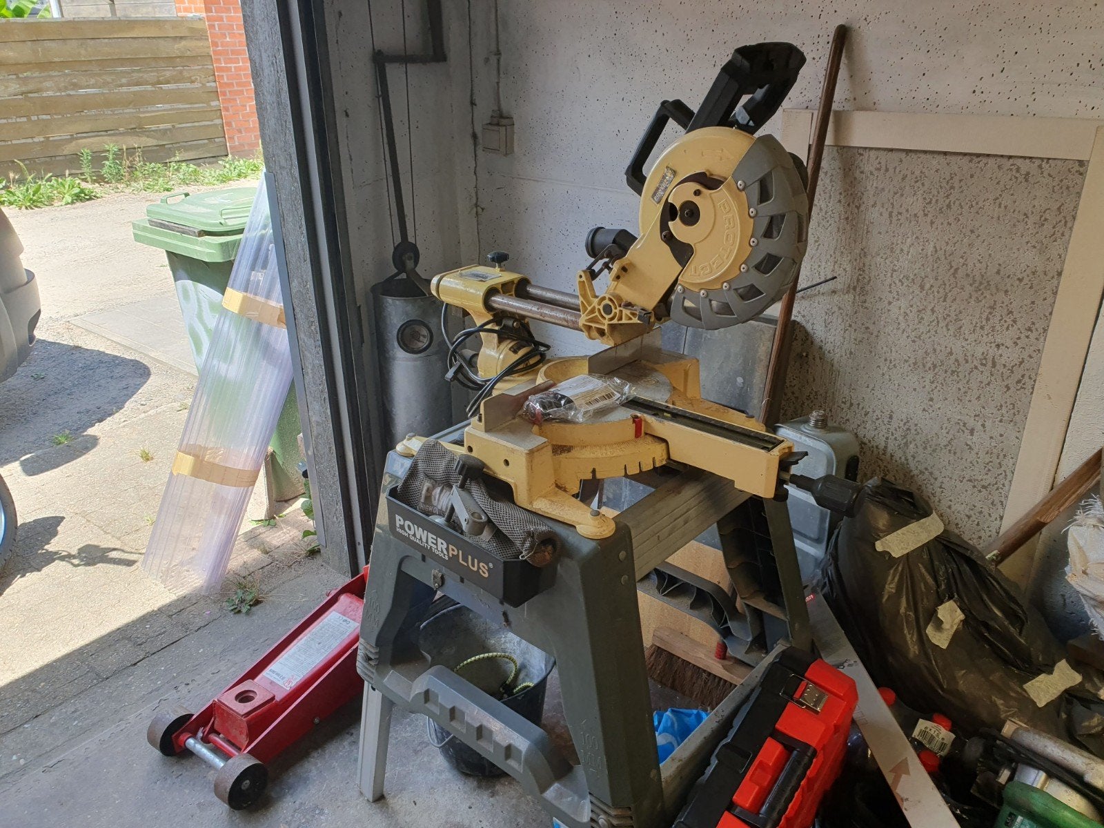 Tafel zaagmachine, Ophalen
