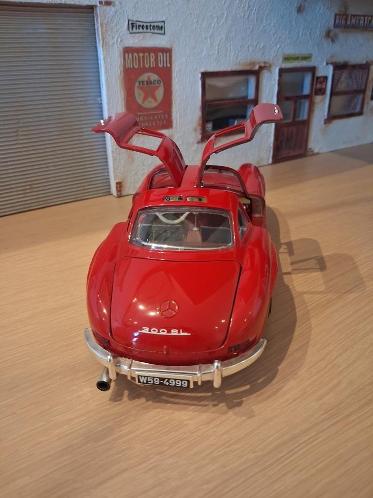 MERCEDES 300 SL, Hobby en Vrije tijd, Modelauto's | 1:18, Ophalen of Verzenden