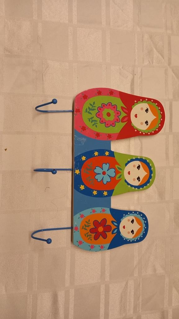 Porte-manteau Matryoshka, Enlèvement