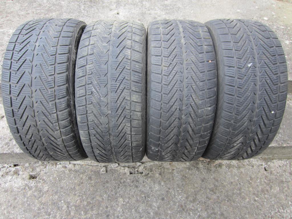 4 Vredestein Wintrac Xtreme Giugiaro Design 18" banden, Auto-onderdelen, Banden en Velgen, Ophalen, 18 inch, Winterbanden, Band(en)