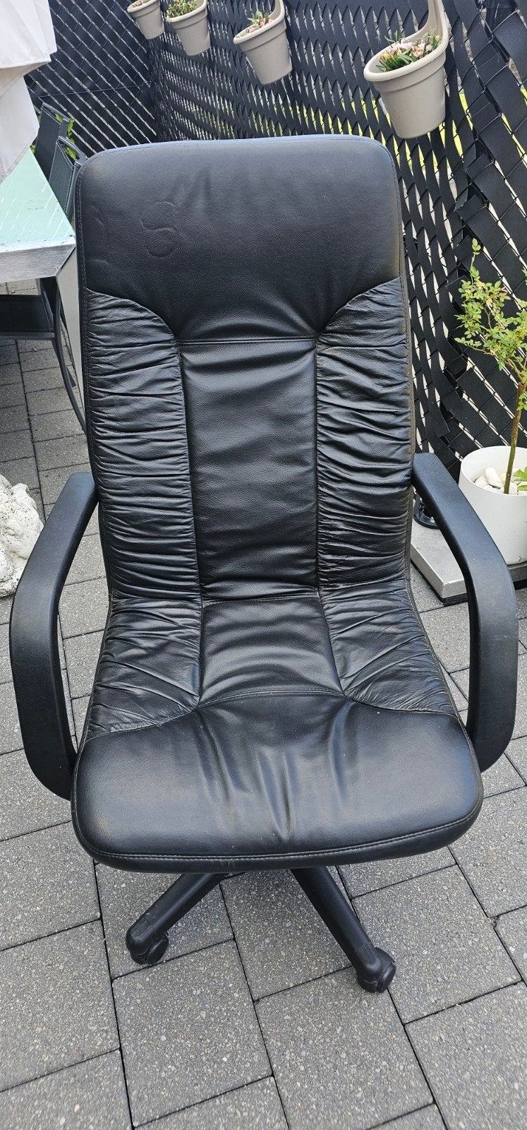 Gratis bureau stoel, Ophalen