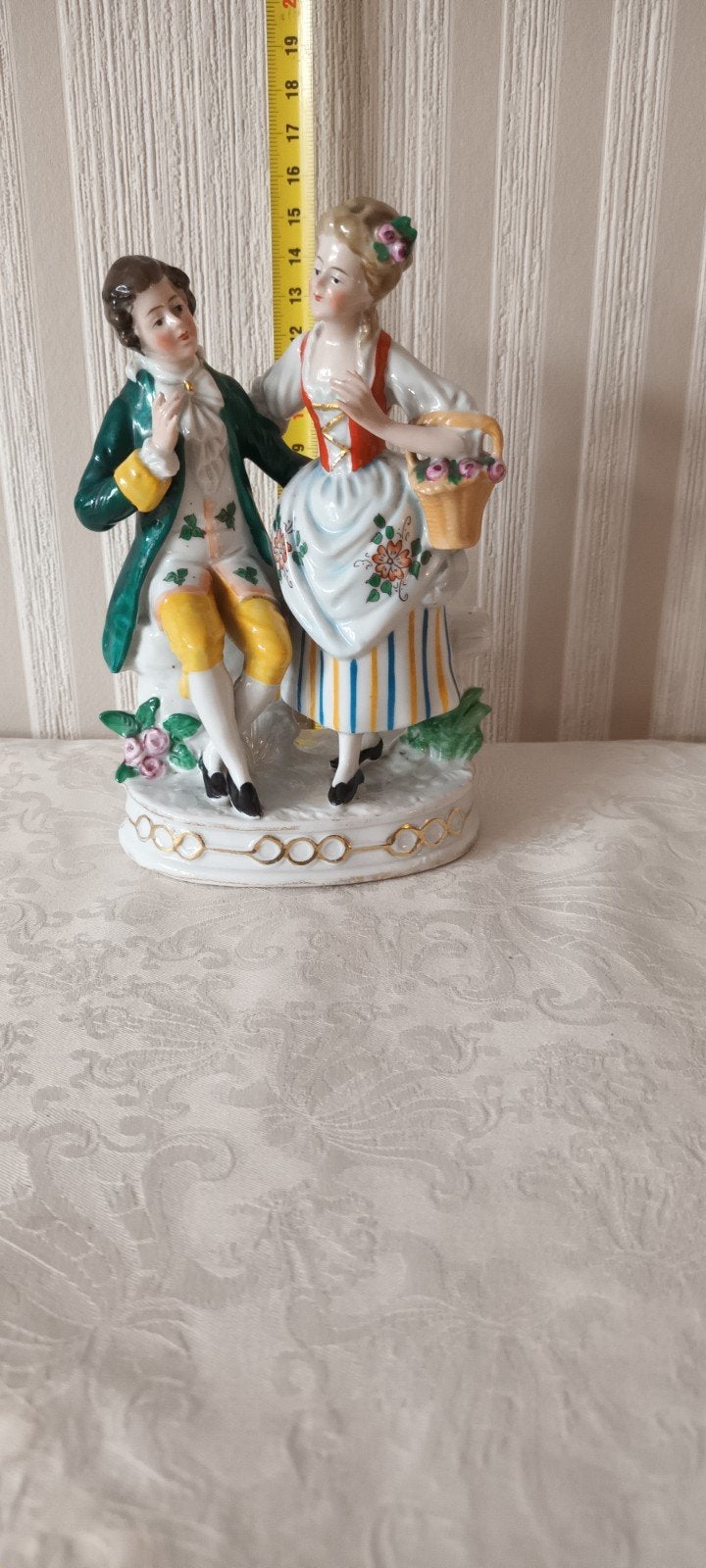 Porseleinen beeldje - Saxe- rococo stijl, Ophalen of Verzenden