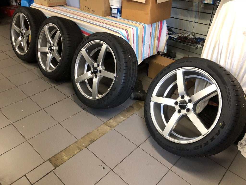 set 5X114.3, 20 inch, banden 0 km...., Neuf, Pneus et Jantes, 245 mm, Pneus été