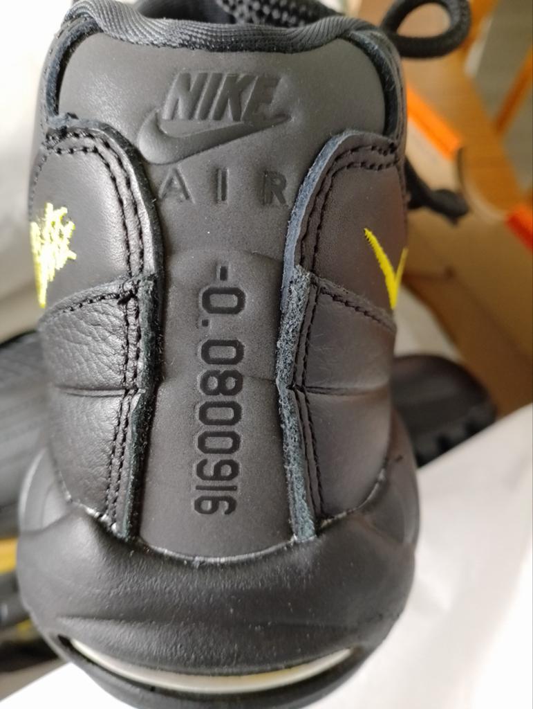 Nike neuf cortez, Enlèvement