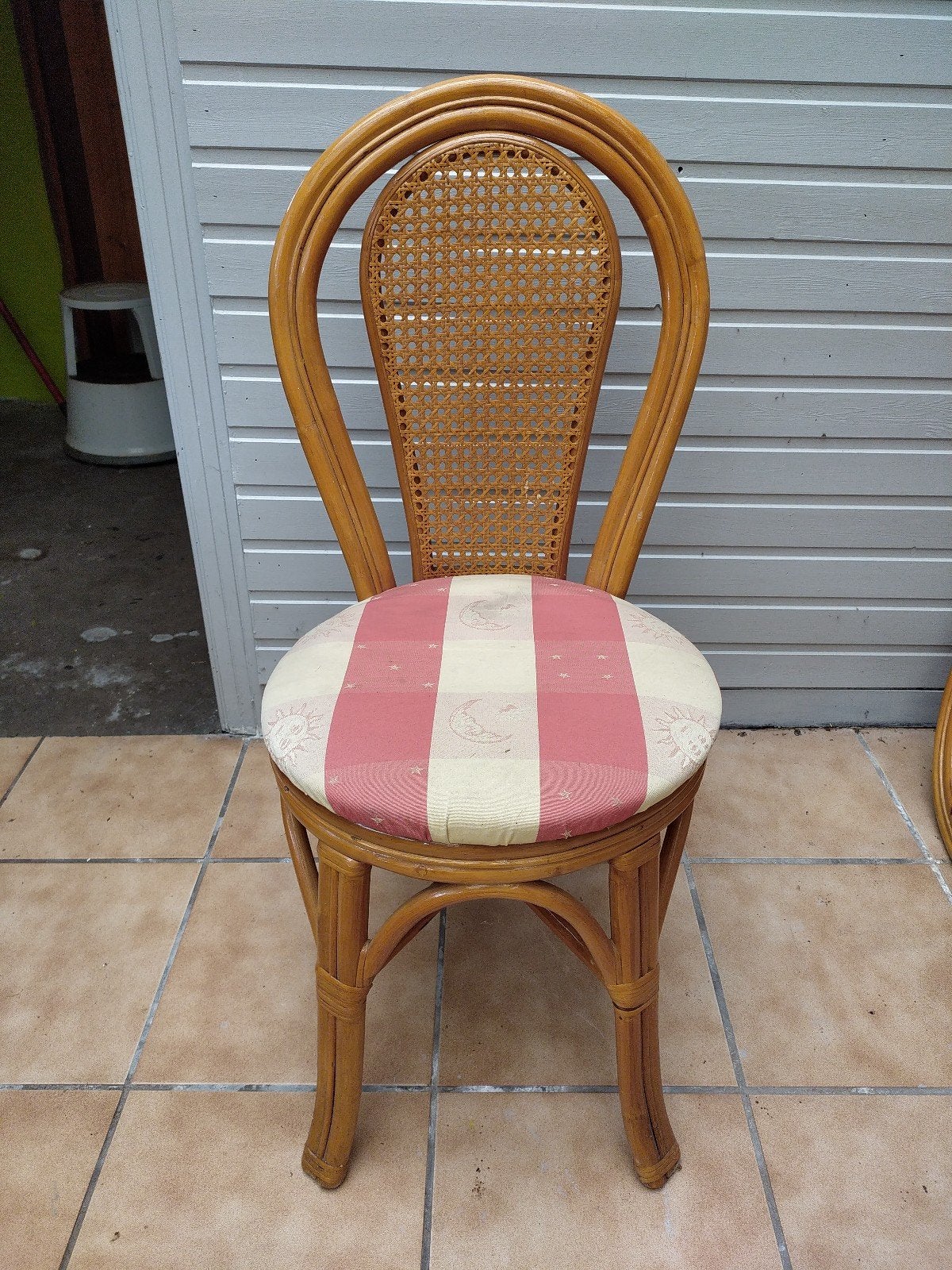 4 rotan stoelen en tafel, Ophalen