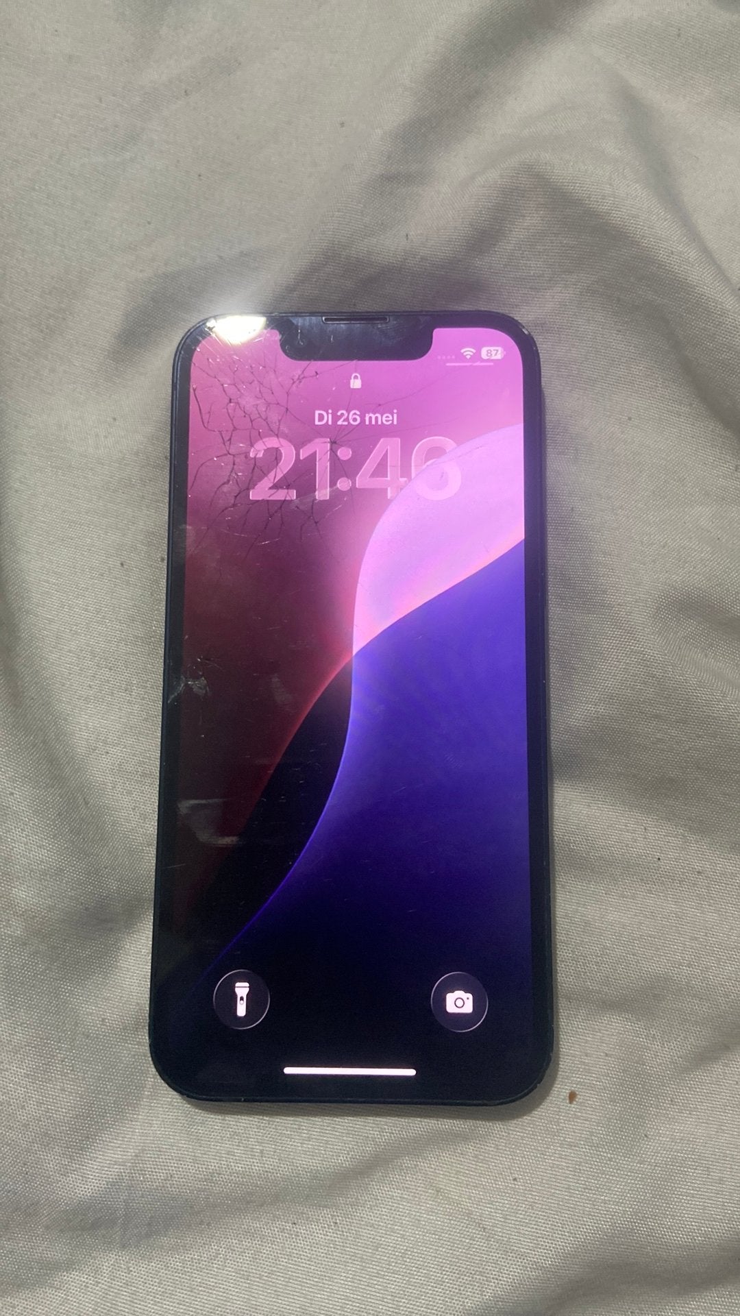 Iphone 13 mini werkt perfect aleen de scherm beetje kapot, Ophalen, Zo goed als nieuw, IPhone 13 mini