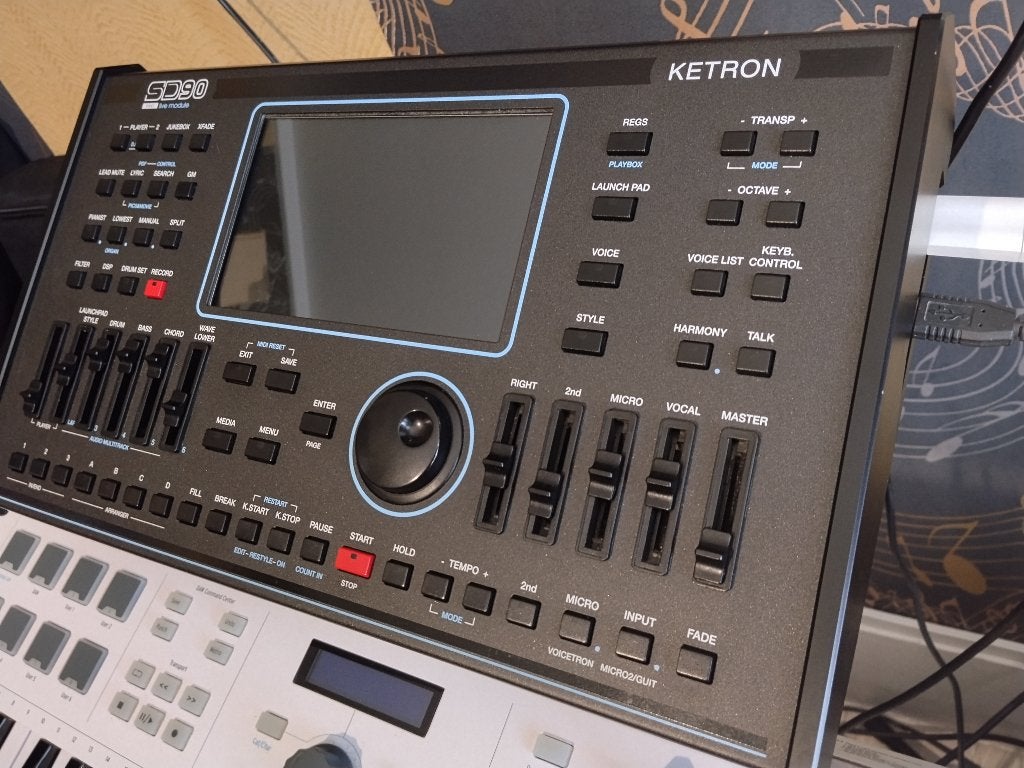 Ketron SD90 avec Sacoche Ketron à saisir, Musique & Instruments, Enlèvement, Comme neuf