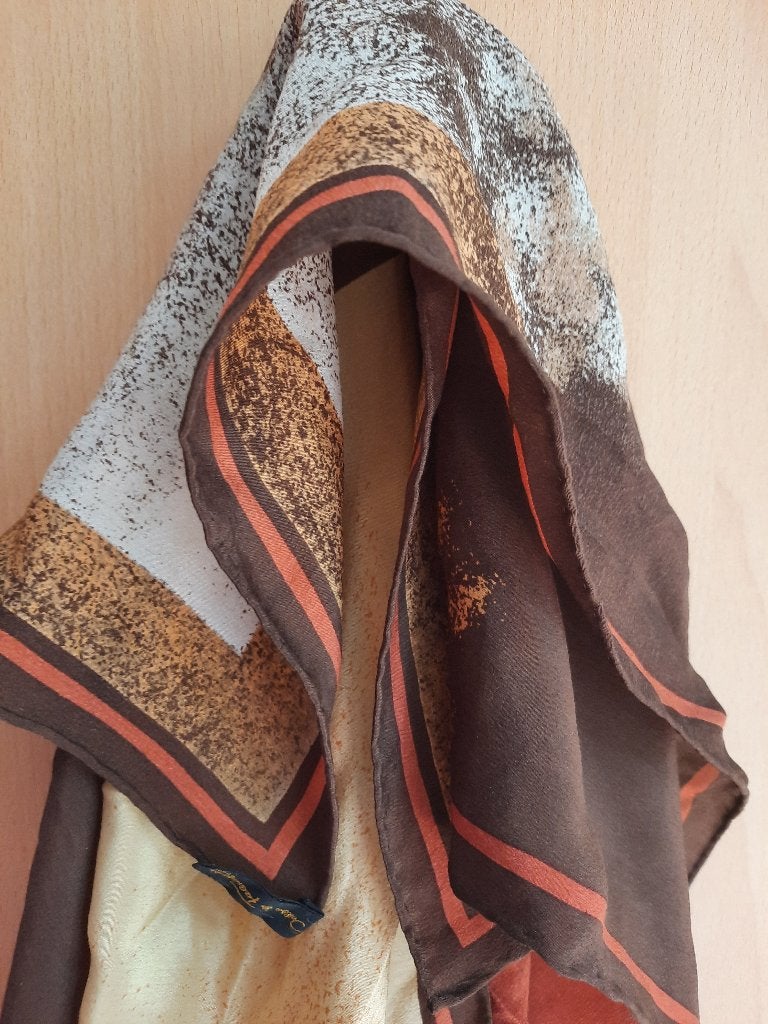 Vintage sjaaltje Jehan de Fabregues, Vêtements | Femmes, Bonnets, Écharpes & Gants, Jehan de Fabrègues, Enlèvement ou Envoi, Comme neuf