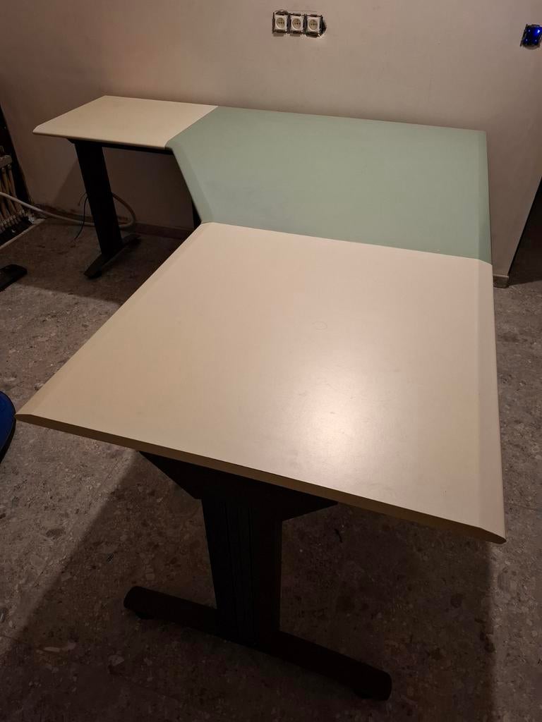 Bureau (hoek), Enlèvement, Utilisé, Bureau d'angle