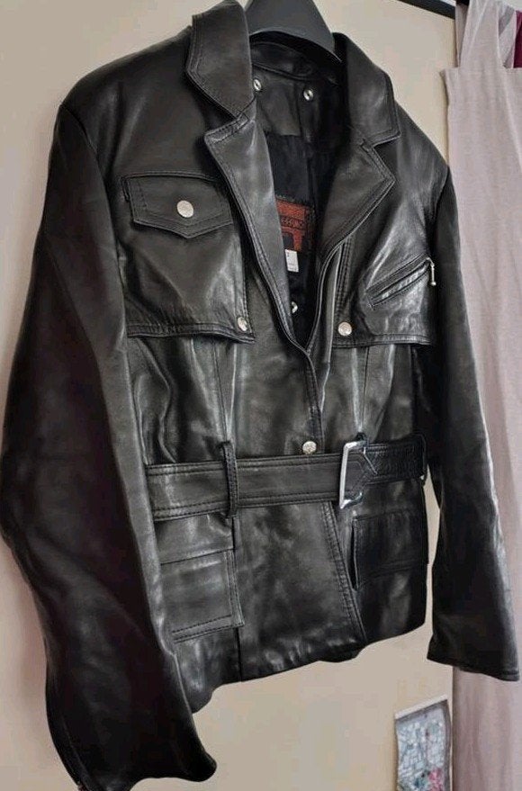 Veste en cuir véritable medium pour femme  Pellessimo Paris., Taille 38/40 (M), Enlèvement ou Envoi, Pellessimo, Porté
