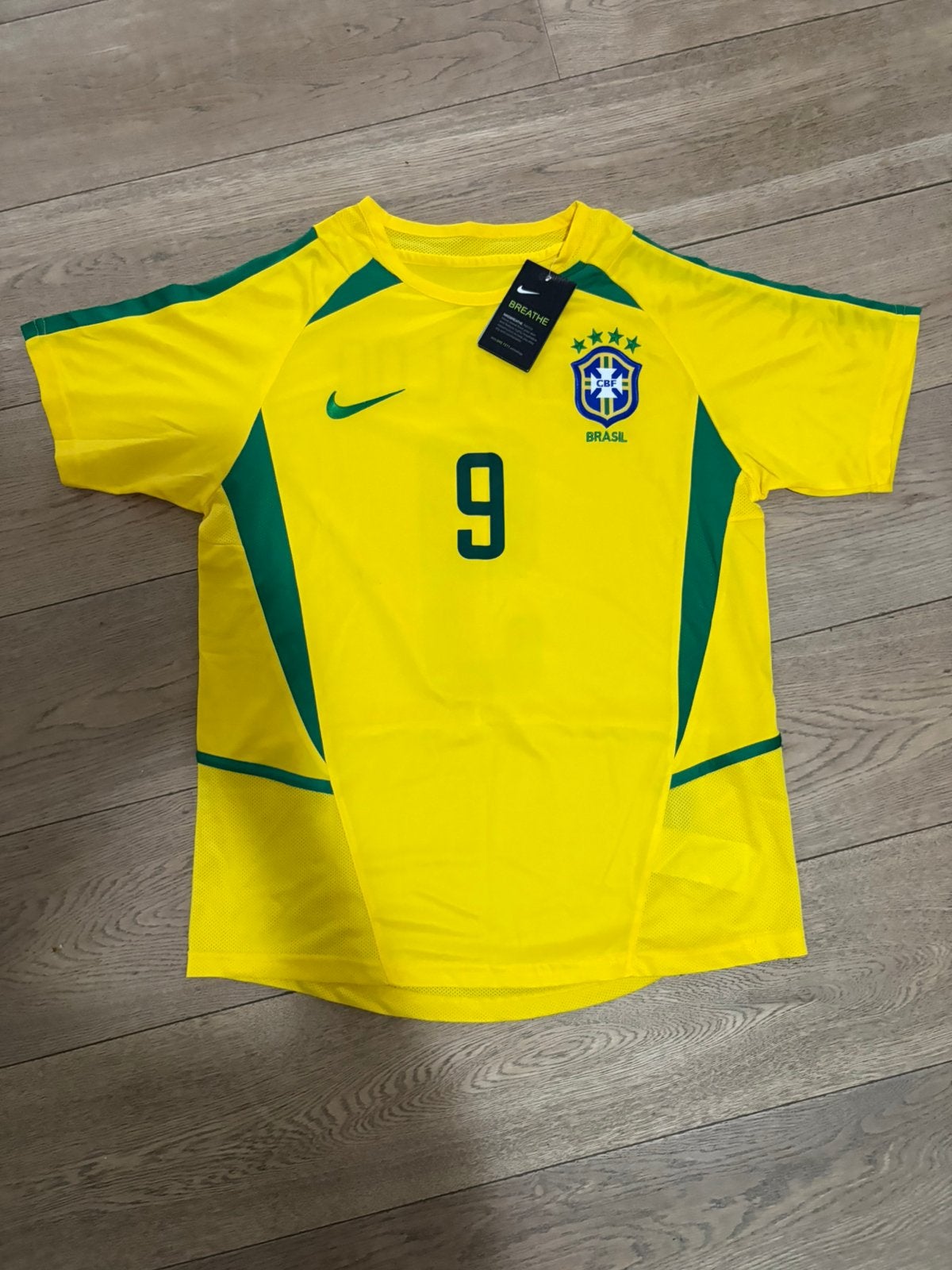 Retro Brazil 2002 World Cup Jersey - Ronaldo #9 New, Sport en Fitness, Maat M, Ophalen of Verzenden, Nieuw, Shirt