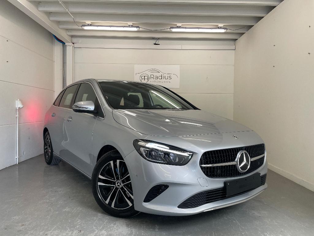 Mercedes-Benz - B180 - Benzine - Automaat, Auto's, Mercedes-Benz, Monovolume, Leder en Stof, Bedrijf, 5 zetels