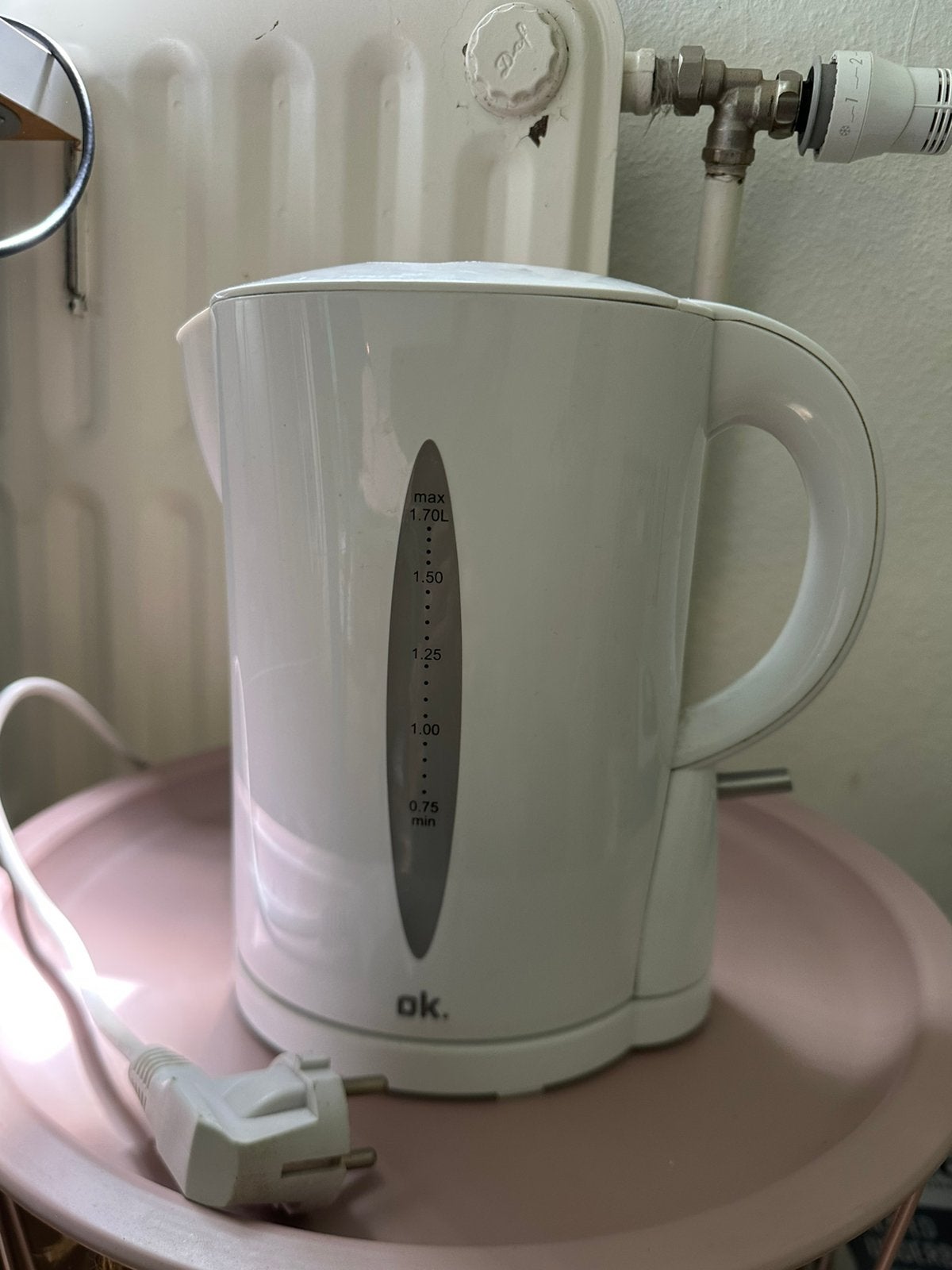 Bouilloire OK 1,7L 2200W blanche bon état, Electroménager, Bouilloires, Enlèvement ou Envoi, Comme neuf, Sans fil
