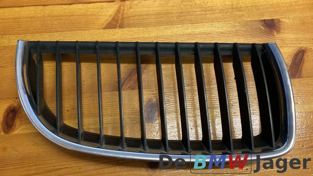 Grill rechts zwart chroom BMW 3-serie E90 E91 51137120008, Auto-onderdelen, Gebruikt, Ophalen of Verzenden, BMW, BMW