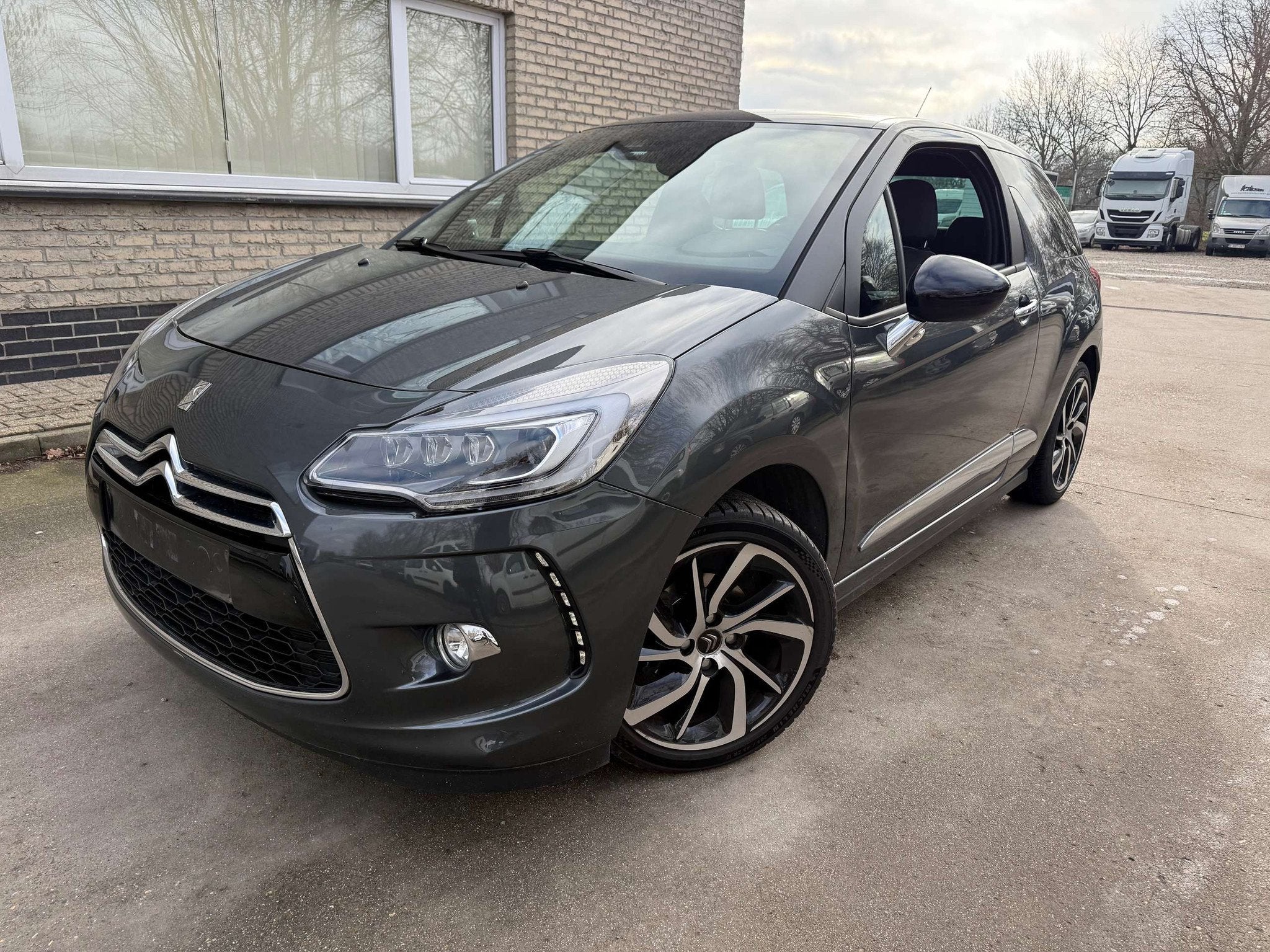 Citroën DS3 DS3 1.2i Pure tech Chic, Argent ou Gris, Achat, Euro 6, Boîte manuelle