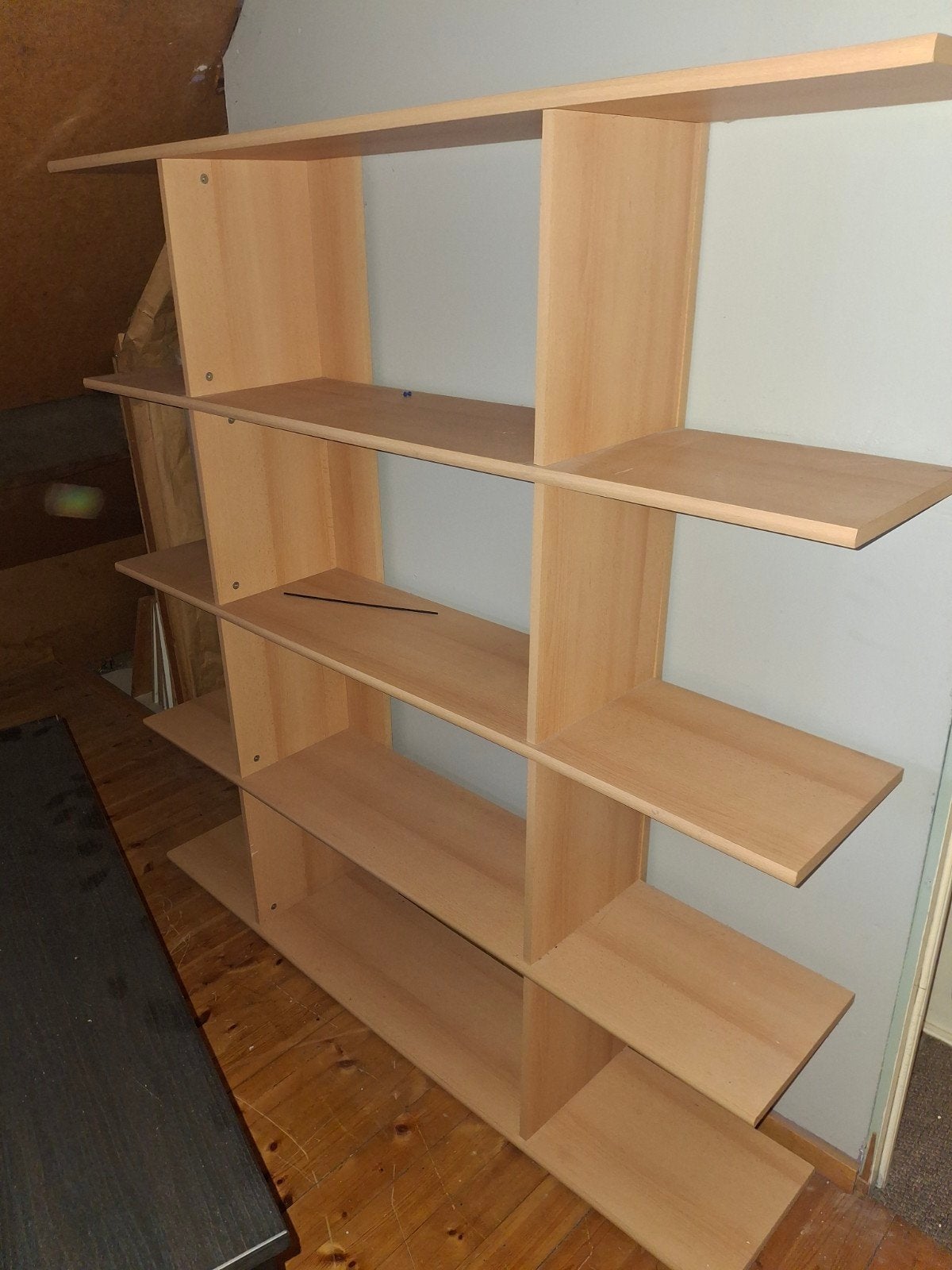bibliothèque en bois, Enlèvement