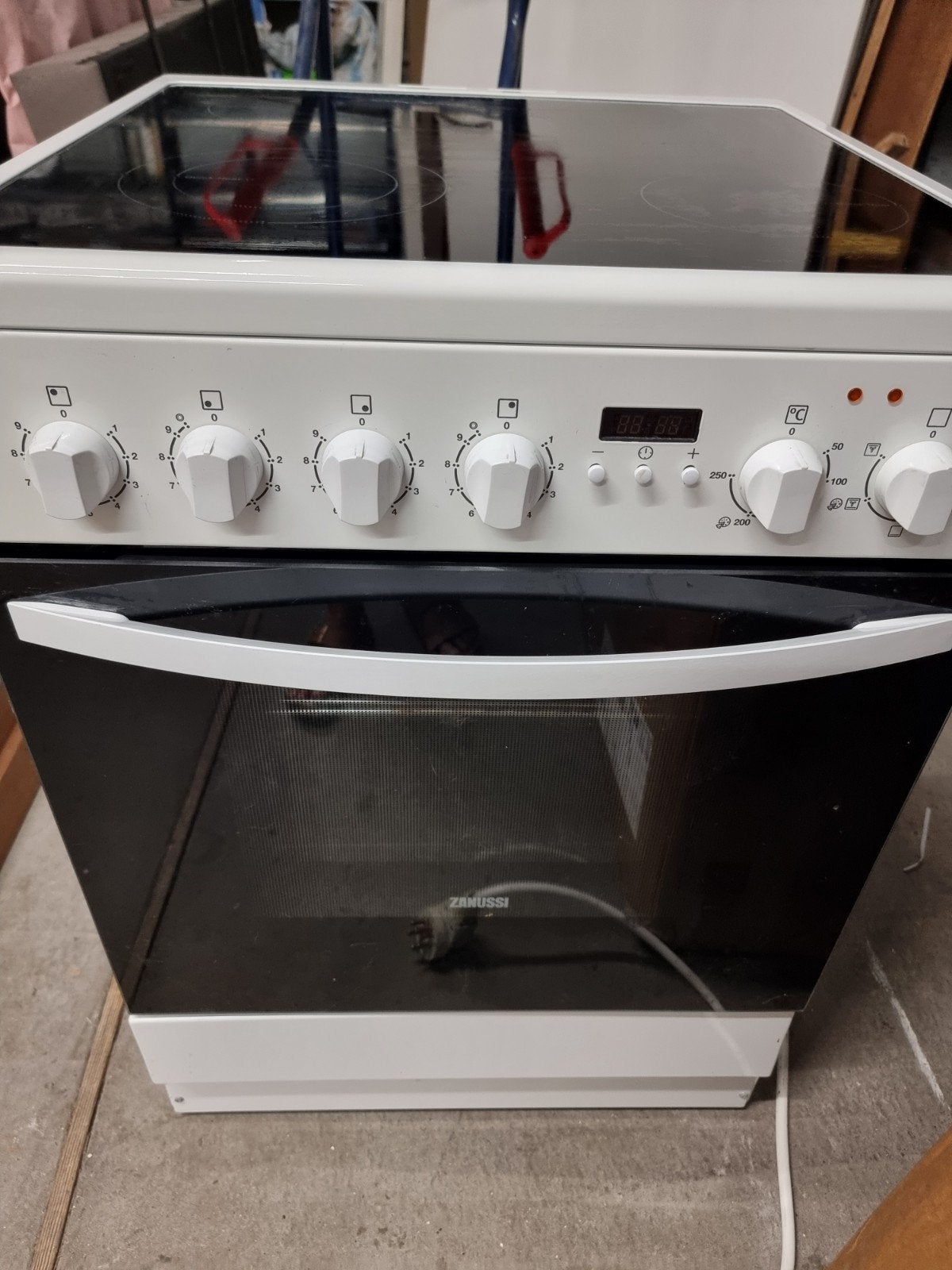 Elektrisch fornuis Zanussi, Ophalen, Elektrisch