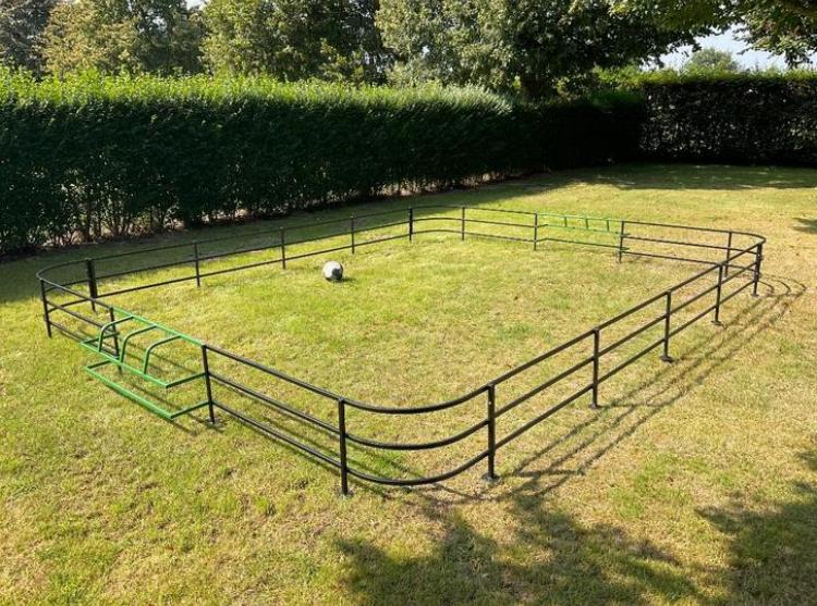 Pannakooi (met 2 voetbalgoals), Ophalen, Zo goed als nieuw