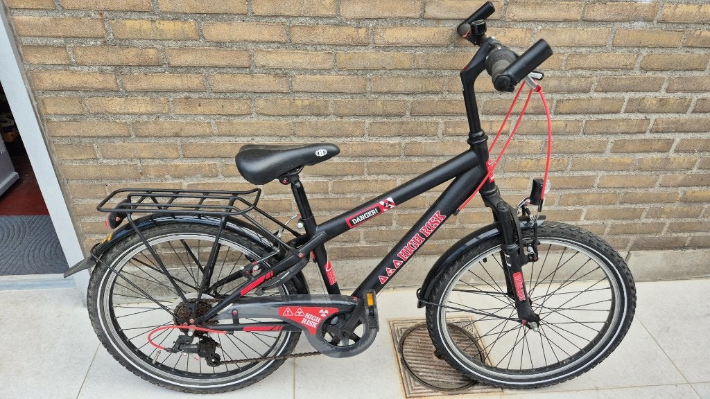 Als nieuw kinderfiets “ Danger” x 22 inch met voor vering =>, Fietsen en Brommers, Ophalen, Zo goed als nieuw, 20 inch of meer