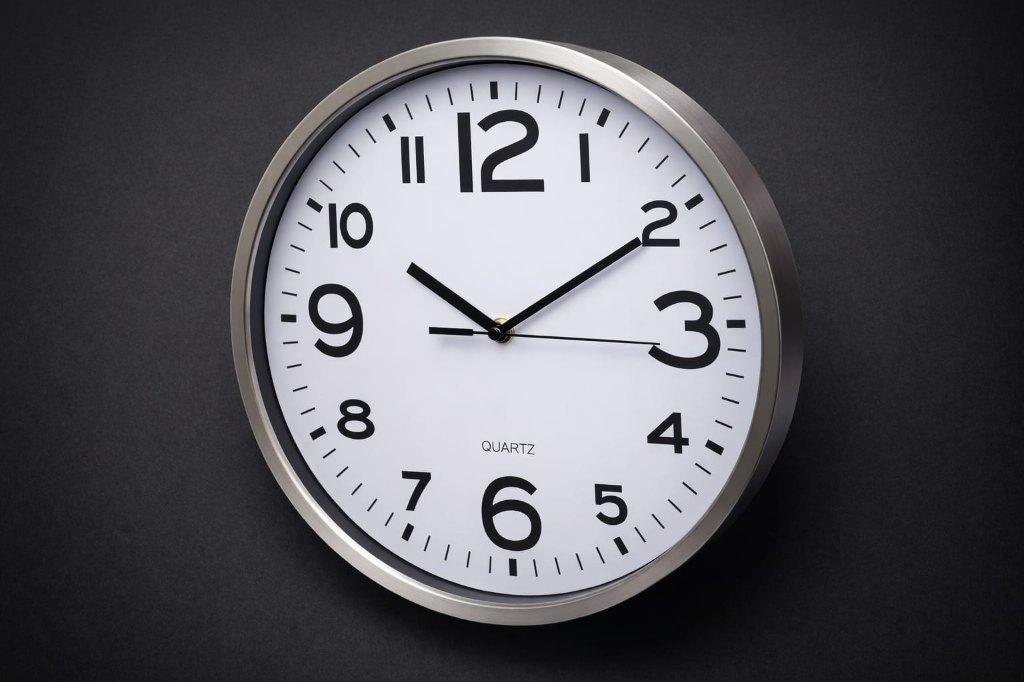 Horloge murale classique, Antiquités & Art, Antiquités | Horloges, Enlèvement