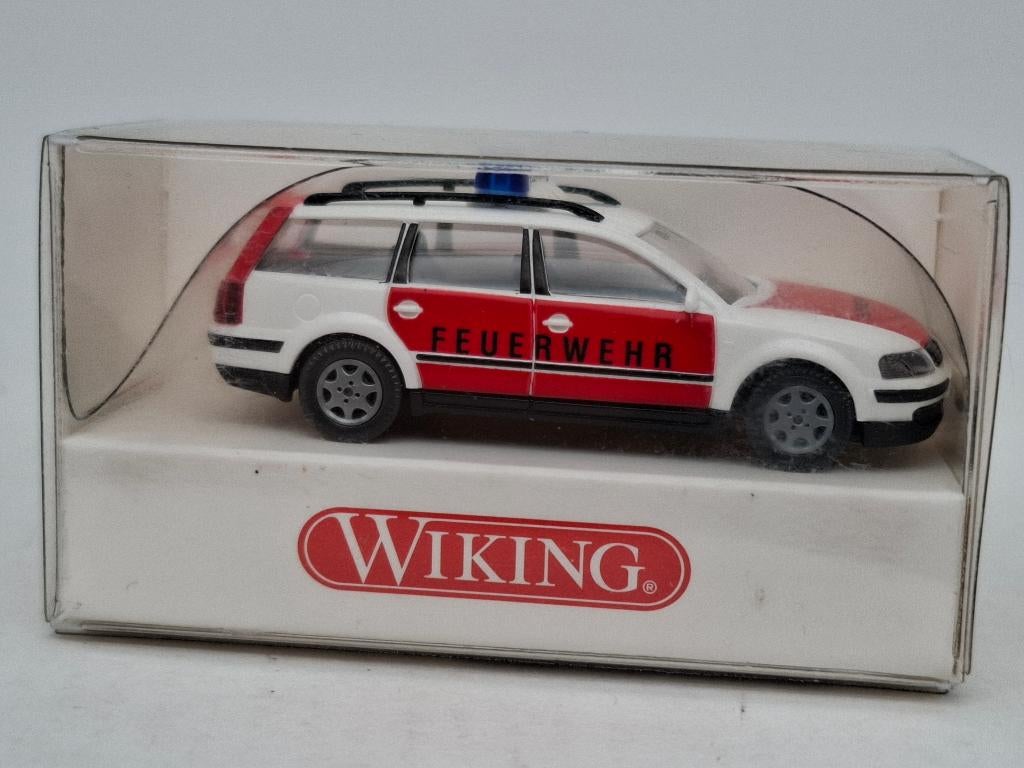Pompiers VW Passat - Wiking 1/87, Envoi, Comme neuf, Voiture, Wiking
