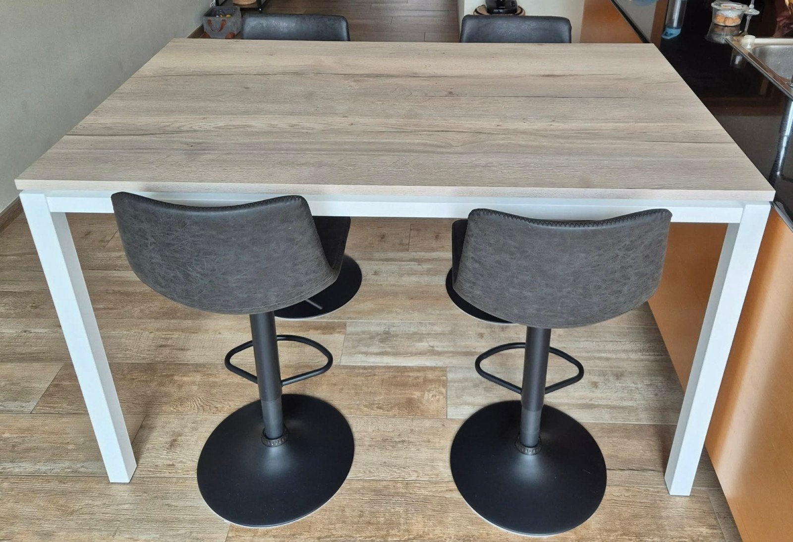 Hoge eettafel met barstoelen, Huis en Inrichting, Ophalen