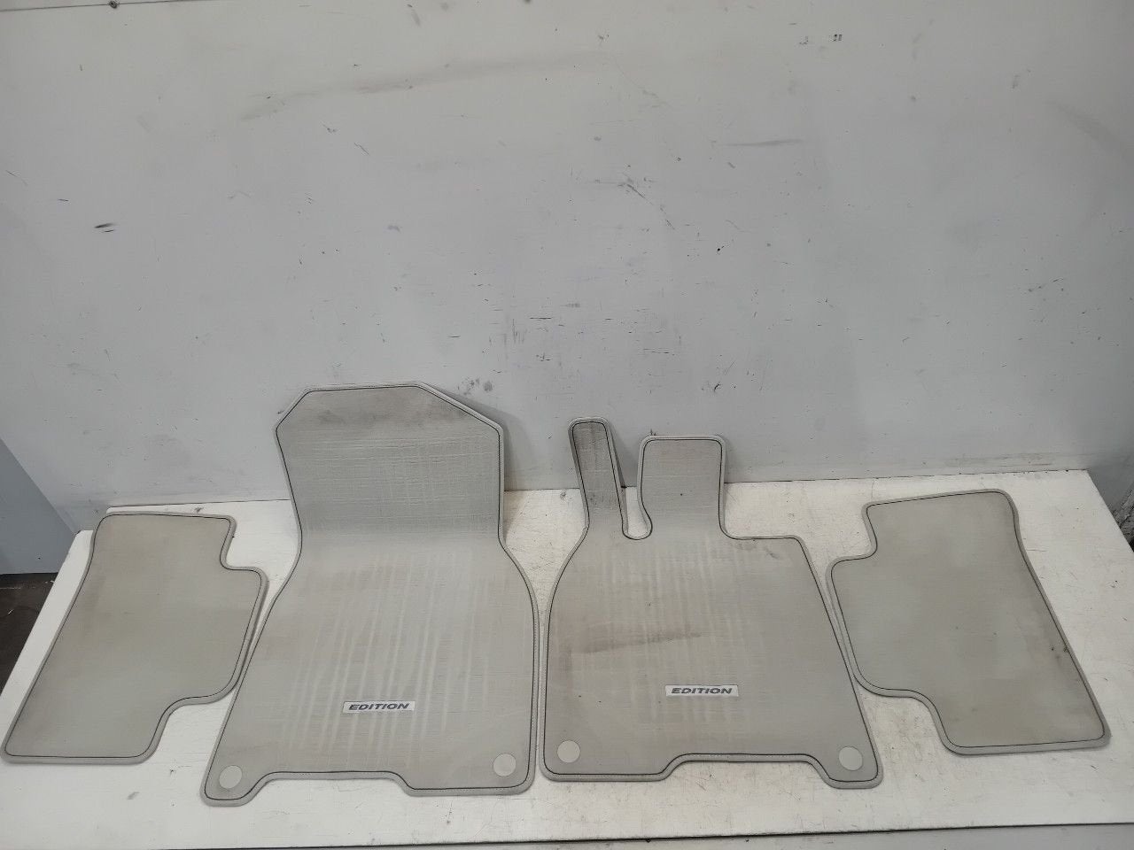 Mattenset Mercedes-Benz EQ-Klasse, Autos : Pièces & Accessoires, Habitacle & Garnissage, Onderdelen@venauto.nl, Van der Ven Autorecycling B.V.