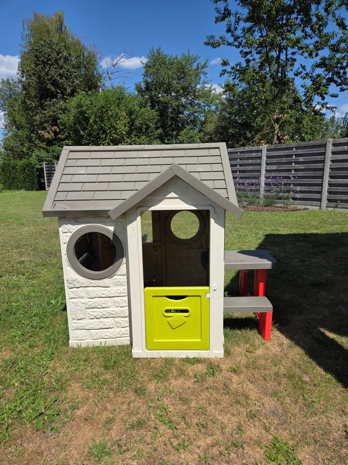Speelhuis Smoby inclusief picknickbank en keuken, Ophalen, Gebruikt
