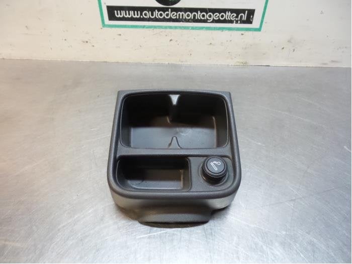 Porte-gobelet d'un Suzuki Ignis (Ignis H. 03-), -, Utilisé, -, Suzuki