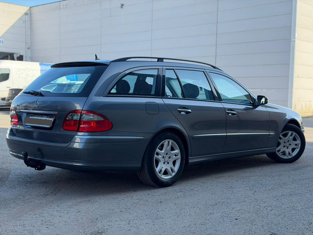 Mercedes-Benz E 220 Avantgarde FaceLift Automaat NaviPro!*, Automaat, https://public.car-pass.be/vhr/6fd176bd-ea46-462e-af1d-f28a8b74325e