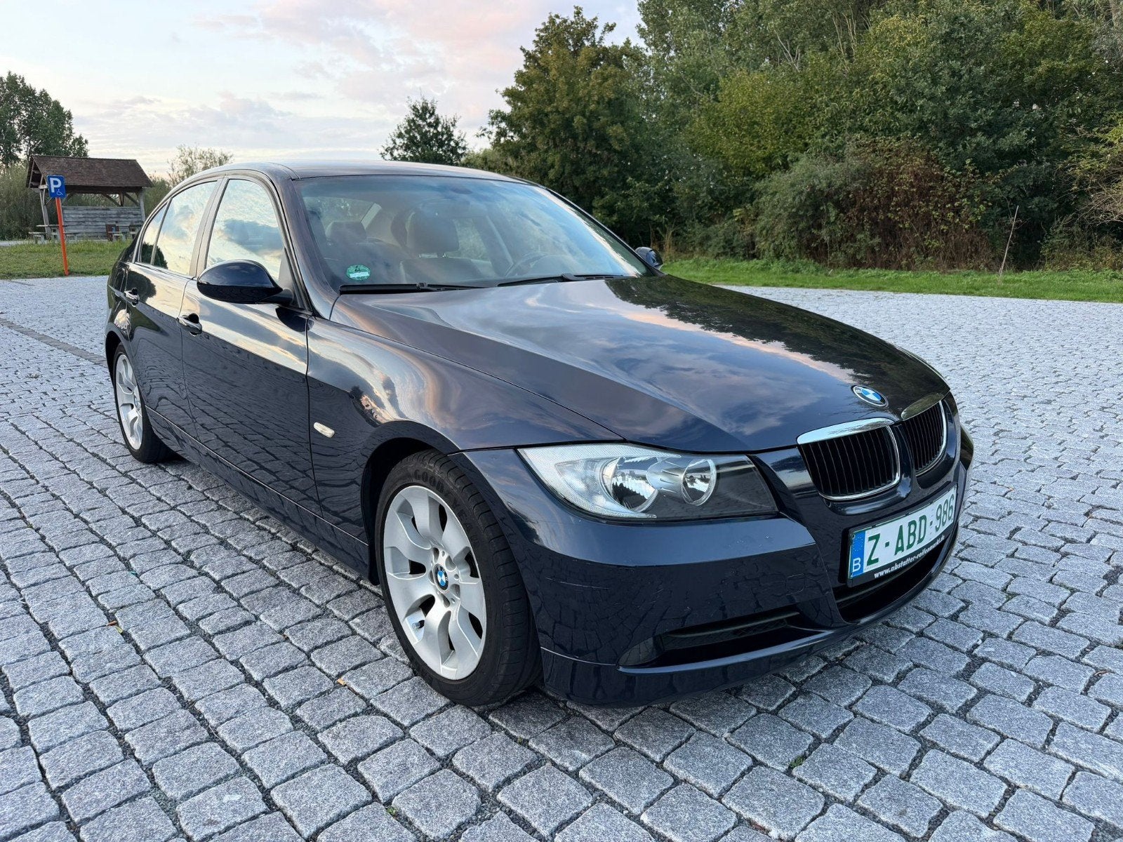 BMW 320I BENZINE  EURO4 DIG.AIRCO AUTOMAAT 2 JAAR KEURING, Auto's, Achterwielaandrijving, 4 cilinders, Blauw, Leder