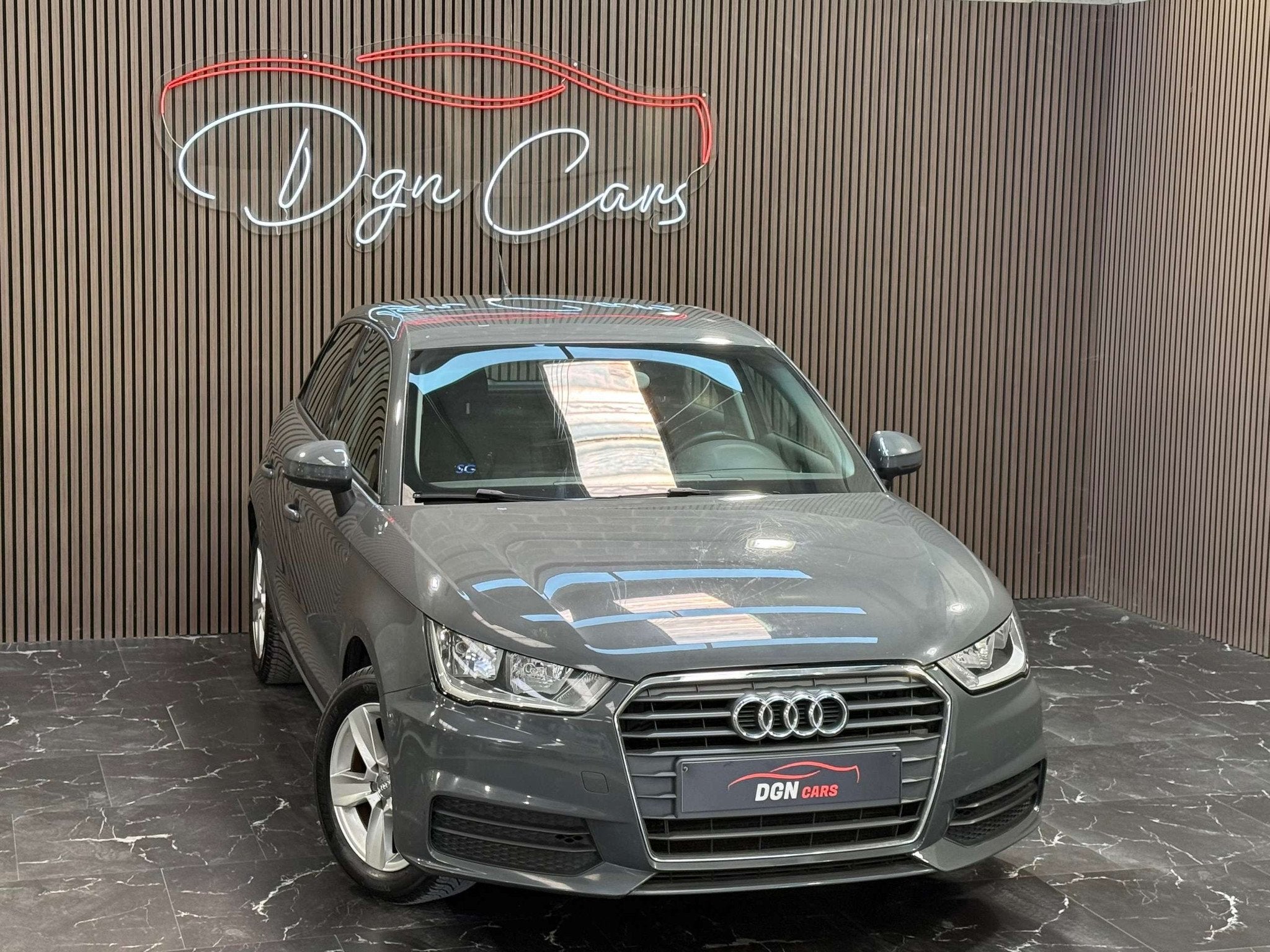 Audi A1 A1 Sportback 1.0 TFSI ultra Design, Autos, Audi, Argent ou Gris, Achat, A1, Euro 6