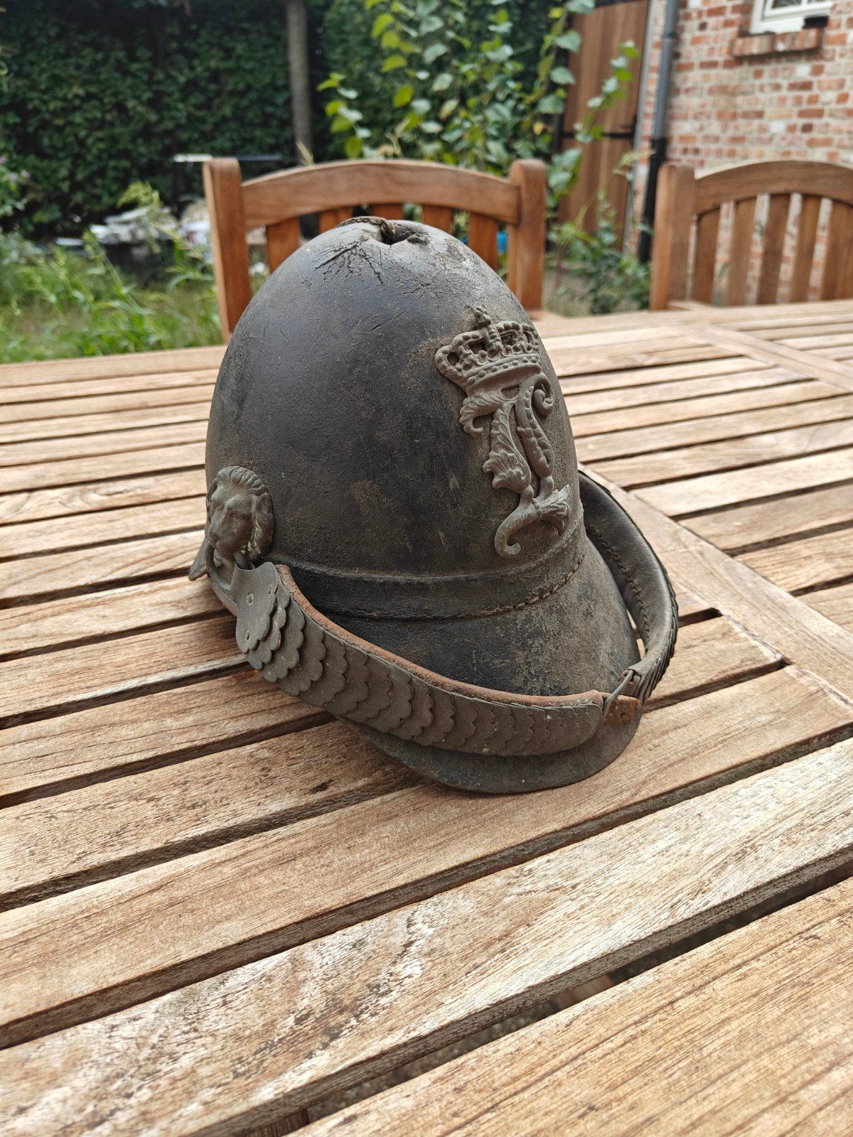 antieke 19e-eeuwse Beierse piek- ruiterhelm, Collections, Enlèvement