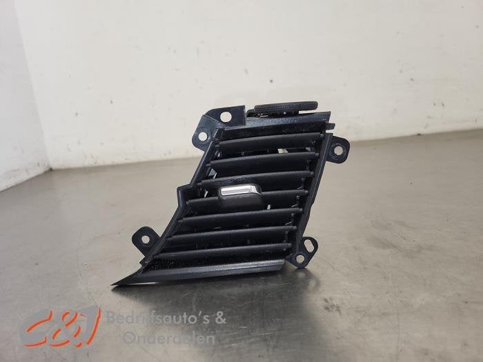 Grille aération tableau de bord d'un Iveco New Daily, -, 3 mois de garantie, Utilisé, Autres marques automobiles