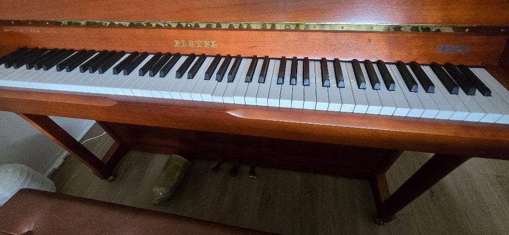 Marquette Merisier Pleyel P118, Musique & Instruments, Envoi, Comme neuf, Brun, Piano