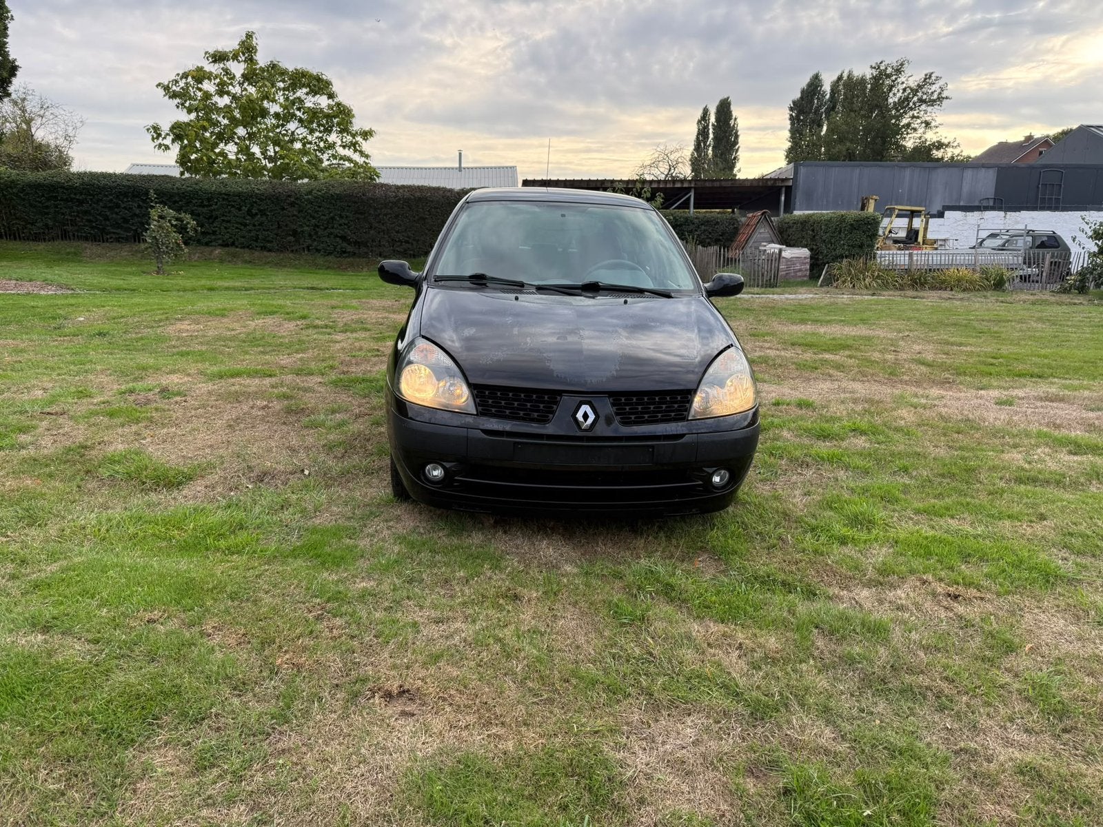 Clio 1.2 16v gekeurd voor verkoop, Zwart, Berline, Particulier, Rood