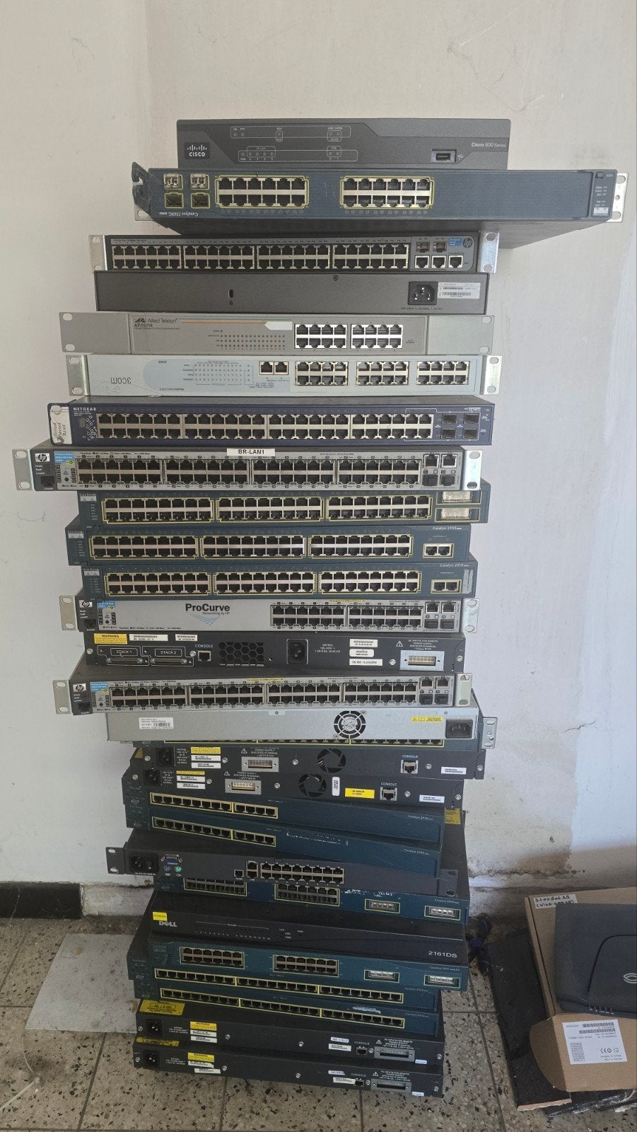 Lot Netwerk Switches van allerlei., Ophalen