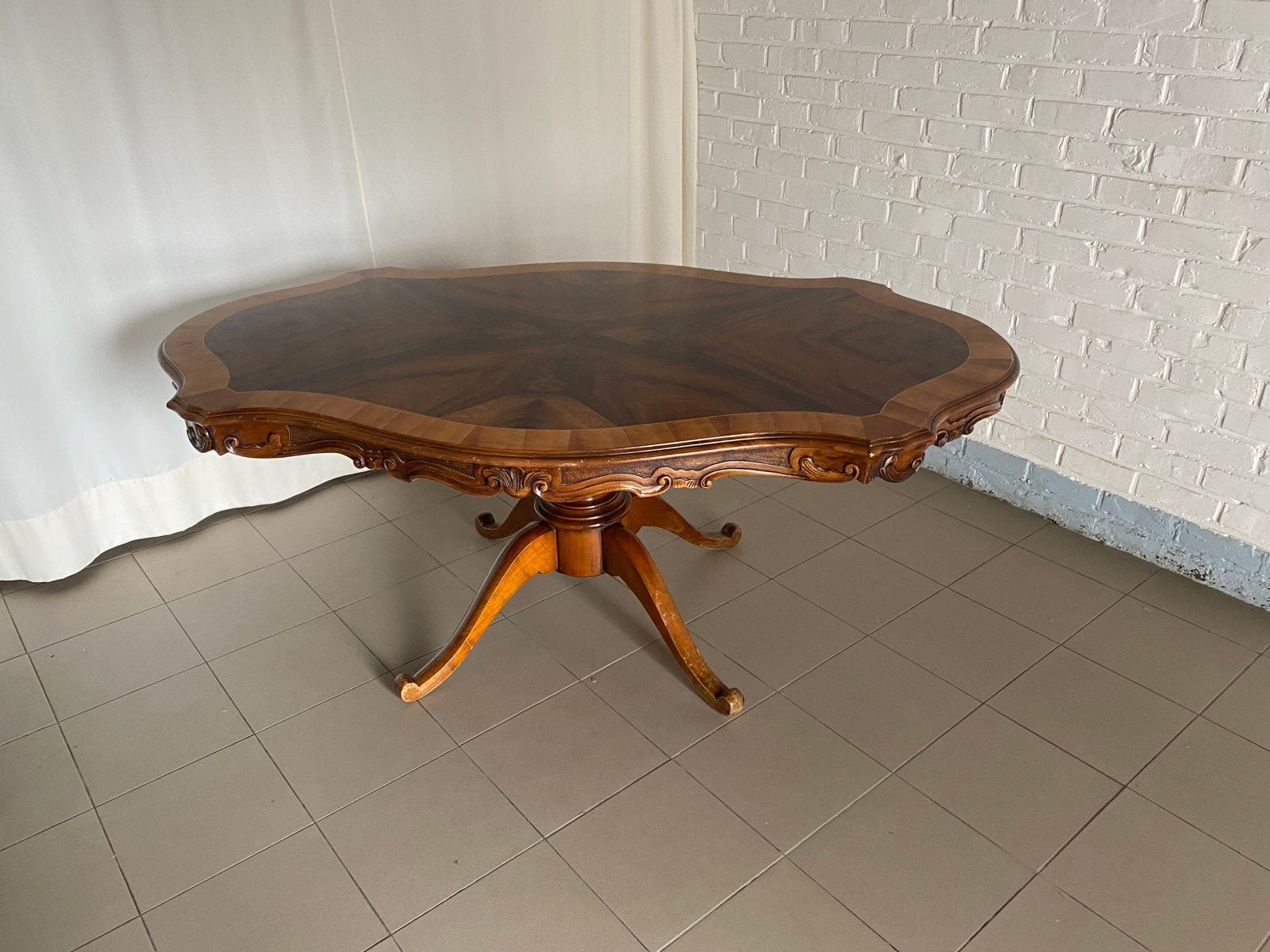 Mooi eettafel uit Italië, Ophalen