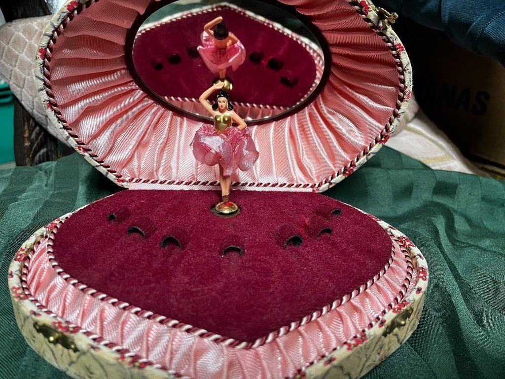 Boîte à bijoux ancienne à ballerine dansante/, Enlèvement ou Envoi