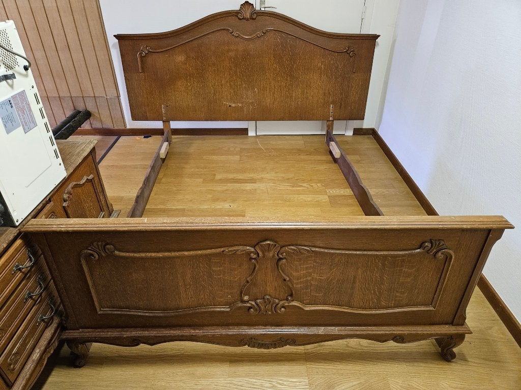 Bed + 2 nachtkastjes + commode met spiegel, Huis en Inrichting, Ophalen, Gebruikt, Bruin, 140 cm